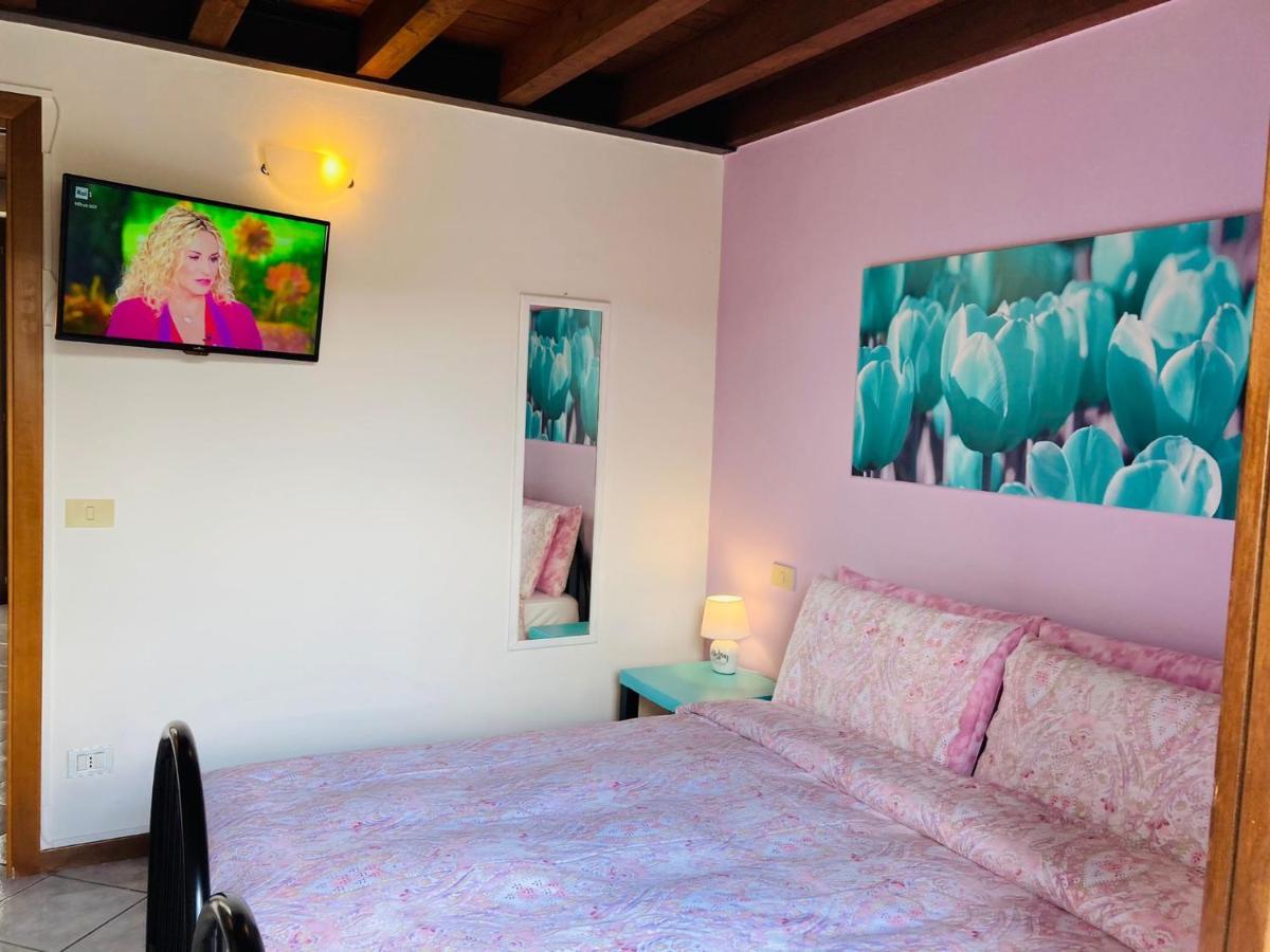 Palm Beach - Your Private And Complete Apartment In Desenzano Del Garda Desenzano del Garda Exterior photo